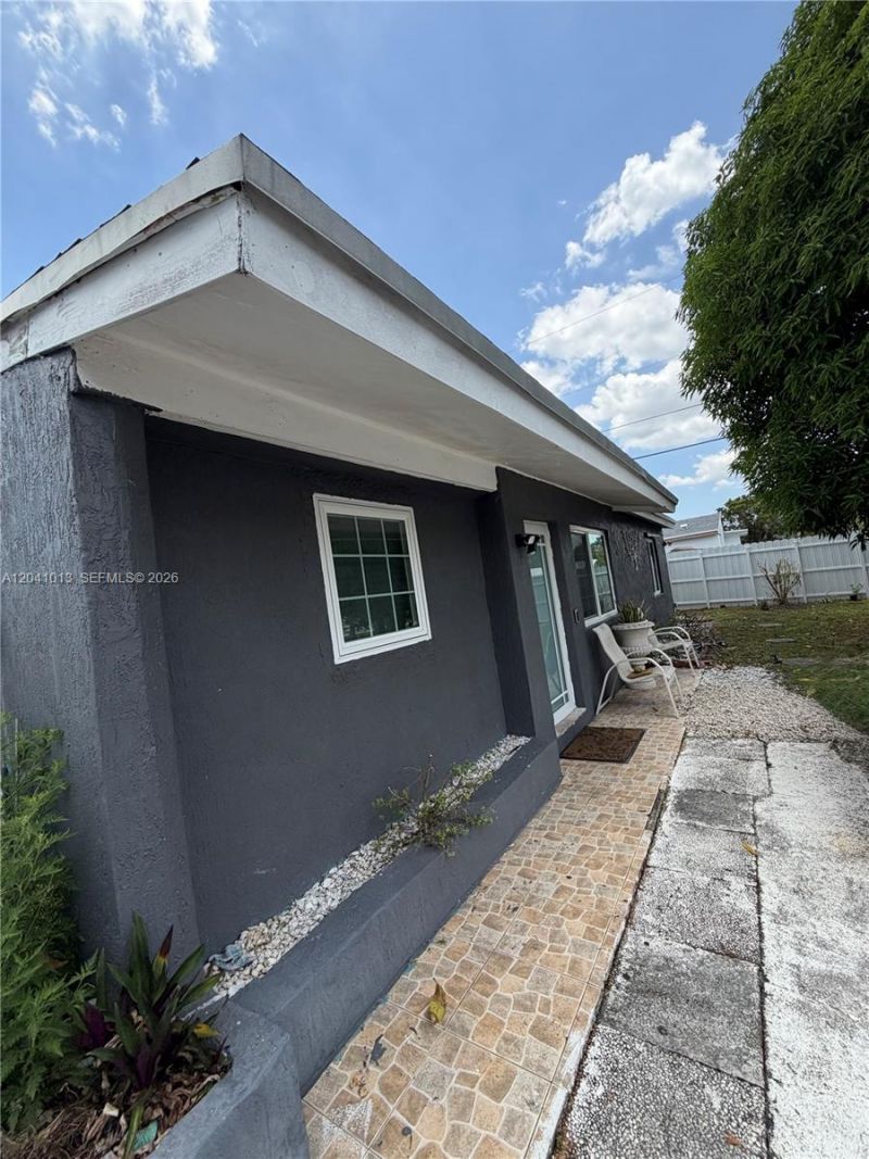 2300 SW 43rd Ave , Fort Lauderdale, FL 33317 Photo