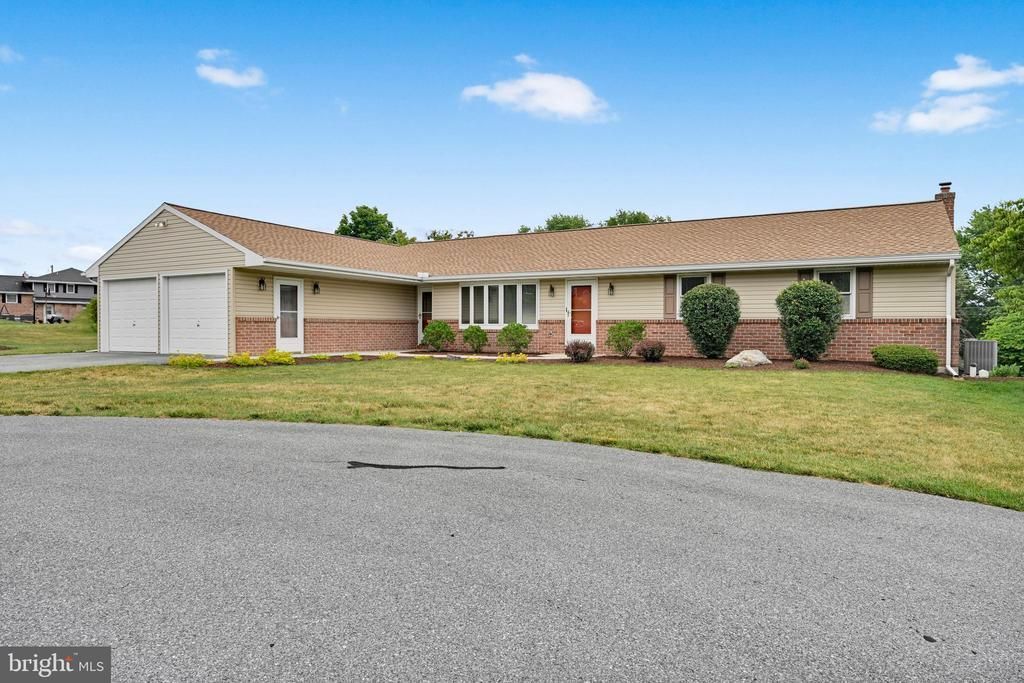 765 BRANDT STREET, MANHEIM, PA 17545