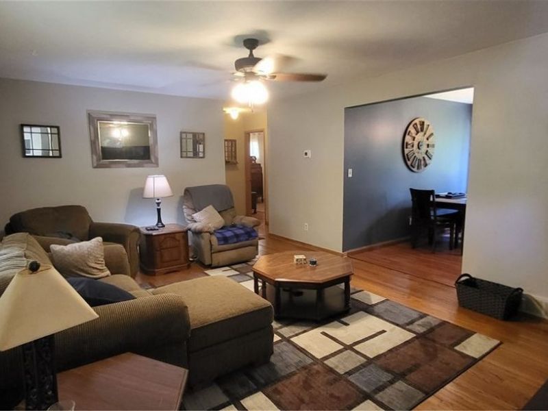7573 Biscayne Boulevard, Parma, OH 44134 Photo 3