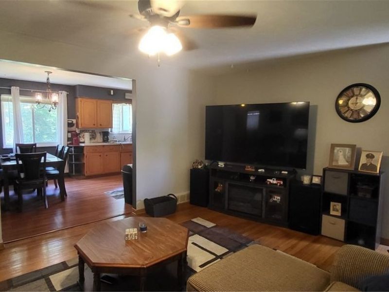 7573 Biscayne Boulevard, Parma, OH 44134 Photo 5