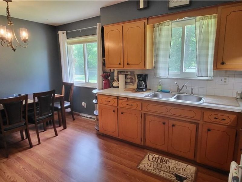 7573 Biscayne Boulevard, Parma, OH 44134 Photo 7