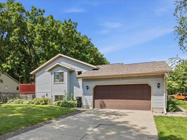 699 Robin Drive, Sun Prairie, WI 53590