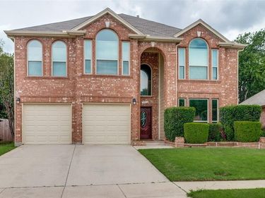 4812 Parkmount Drive, Fort Worth, TX 76137