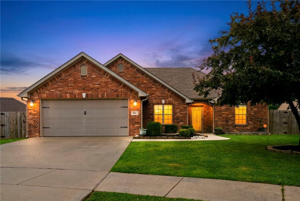 801 E Marietta Court, Rogers, AR 72758 Main Photo