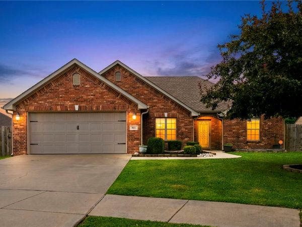 801 E Marietta Court , Rogers, AR 72758