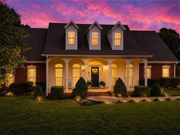 790 E Emerson Lane, Fayetteville, AR 72701