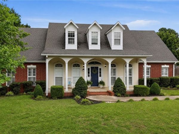 790 E Emerson Lane , Fayetteville, AR 72701