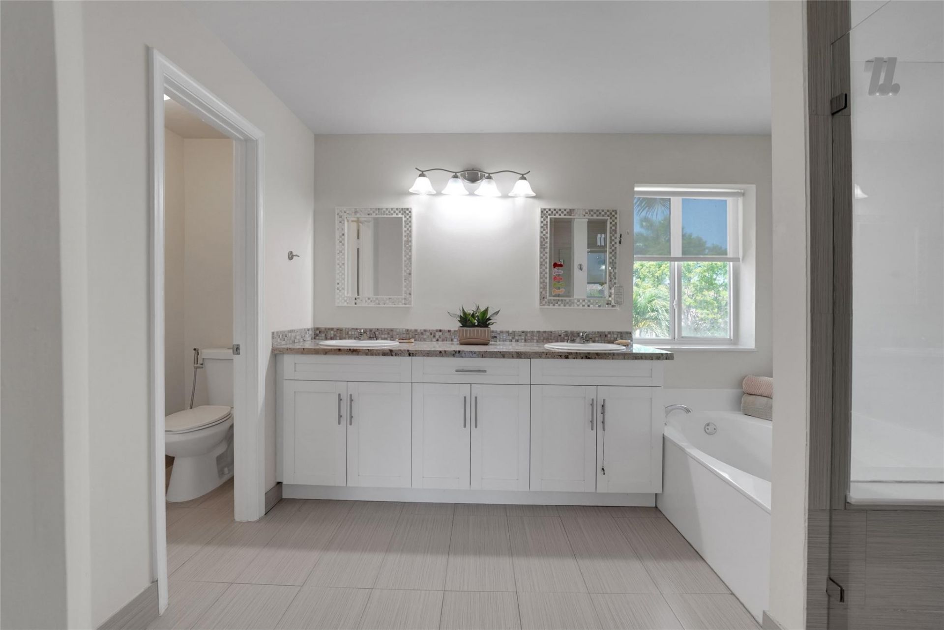 1070 Bluewood Terrace, Weston, FL 33327 Photo