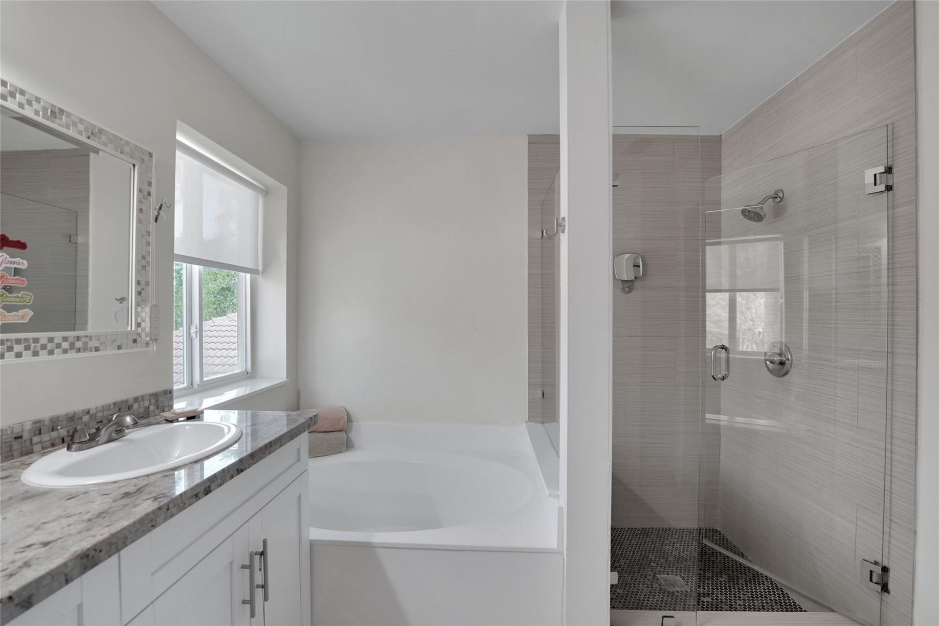 1070 Bluewood Terrace, Weston, FL 33327 Photo