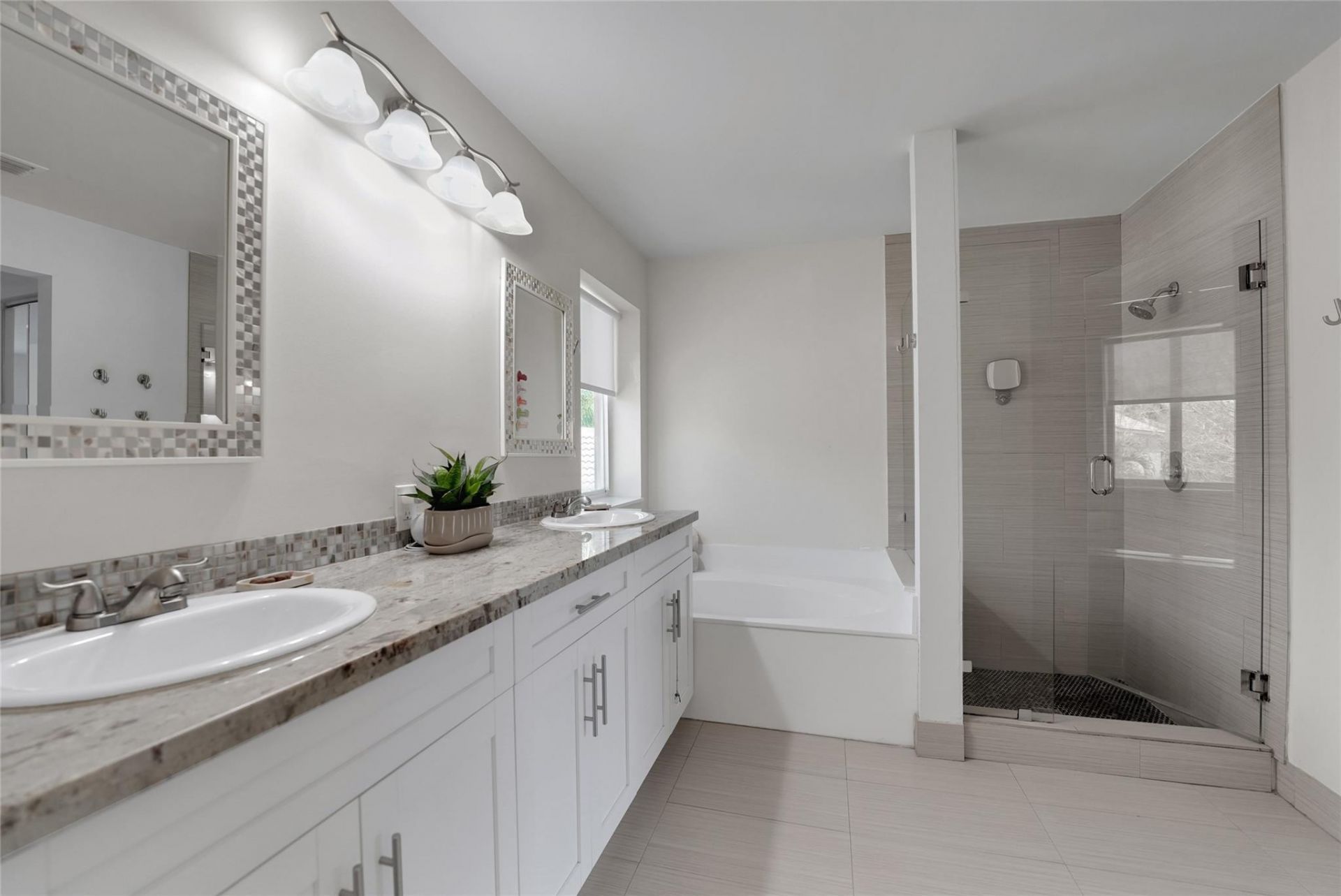 1070 Bluewood Terrace, Weston, FL 33327 Photo