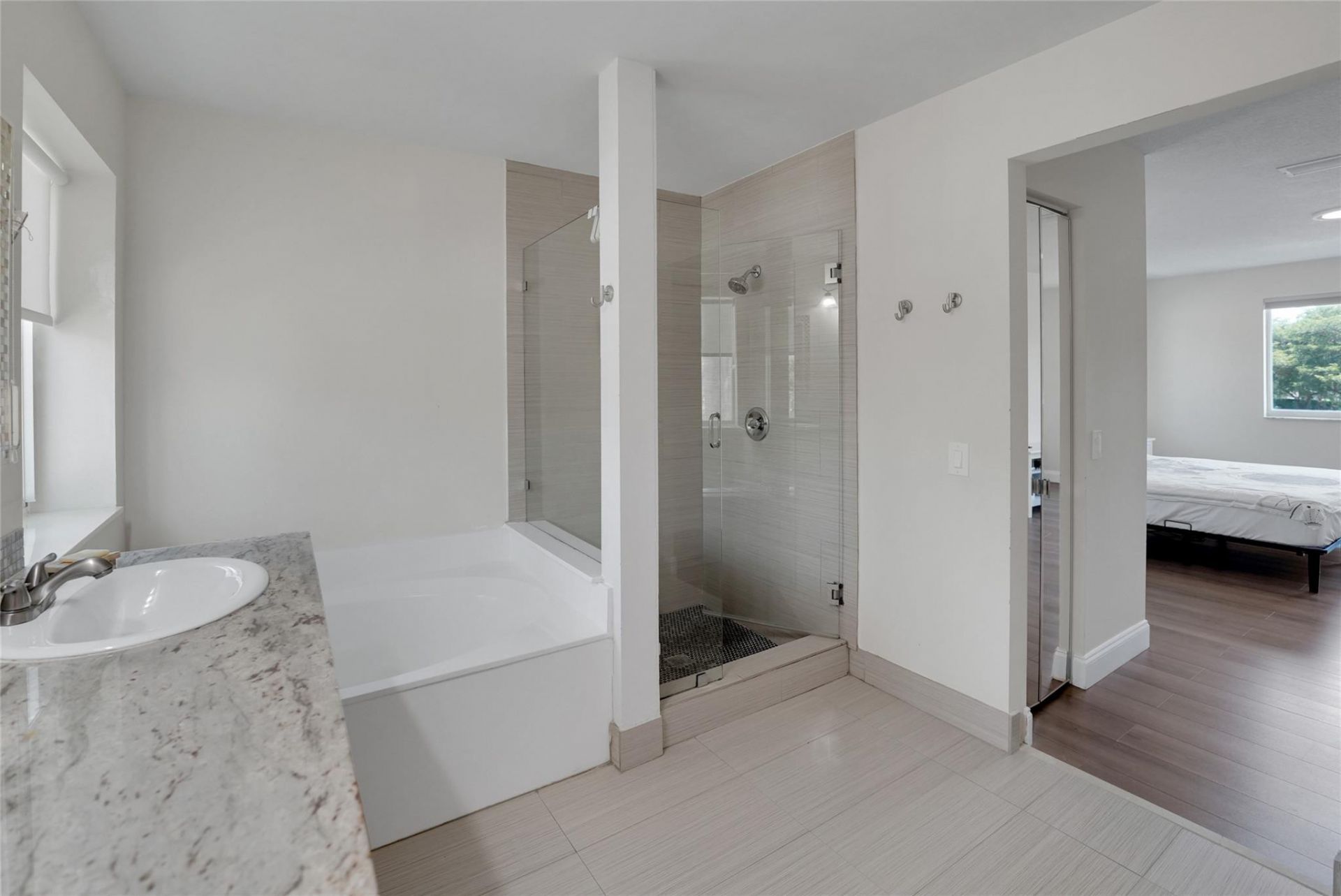 1070 Bluewood Terrace, Weston, FL 33327 Photo