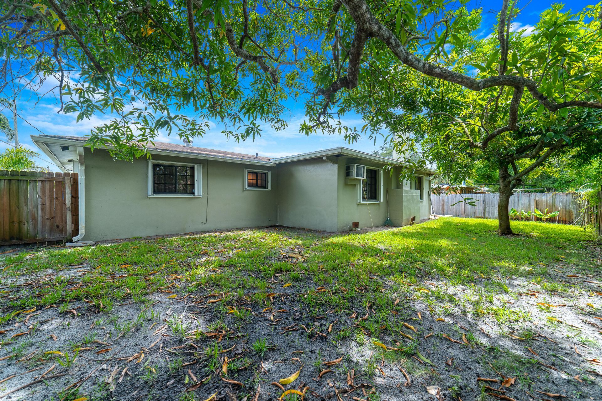 4460 NW 3rd Place, Plantation, FL 33317 Photo