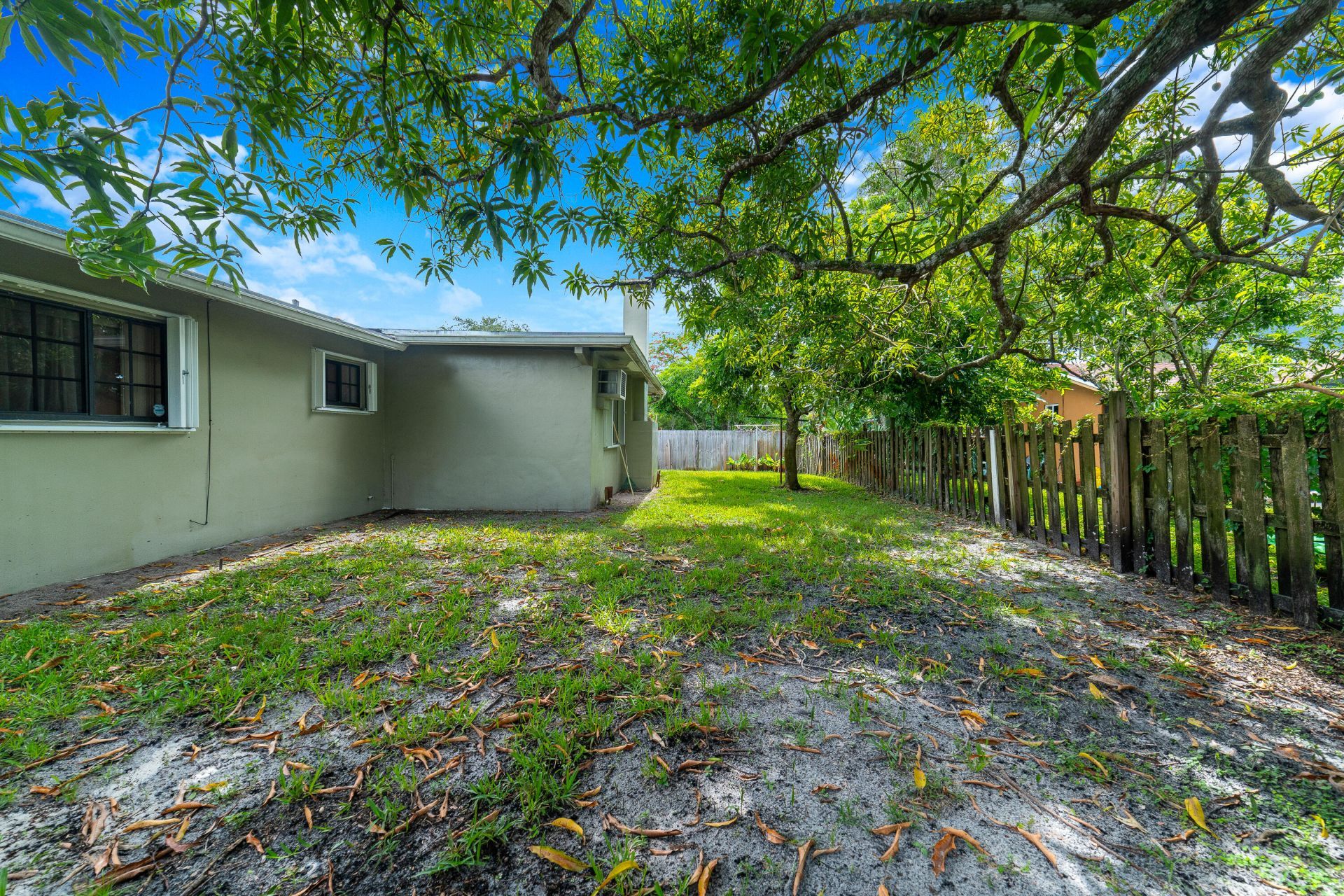 4460 NW 3rd Place, Plantation, FL 33317 Photo