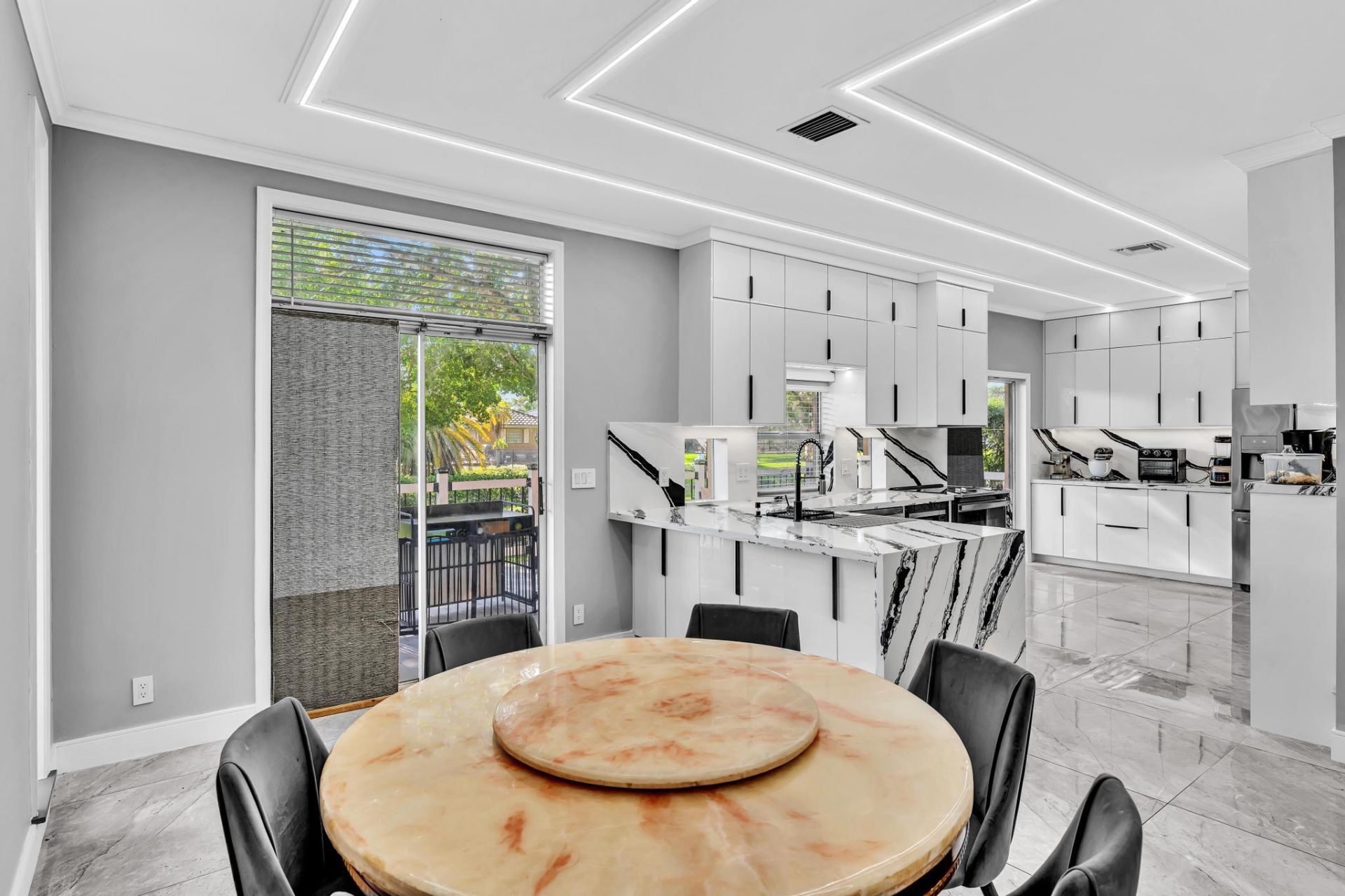 11251 Lakeview Drive, Unit 21-f, Coral Springs, FL 33071 Photo