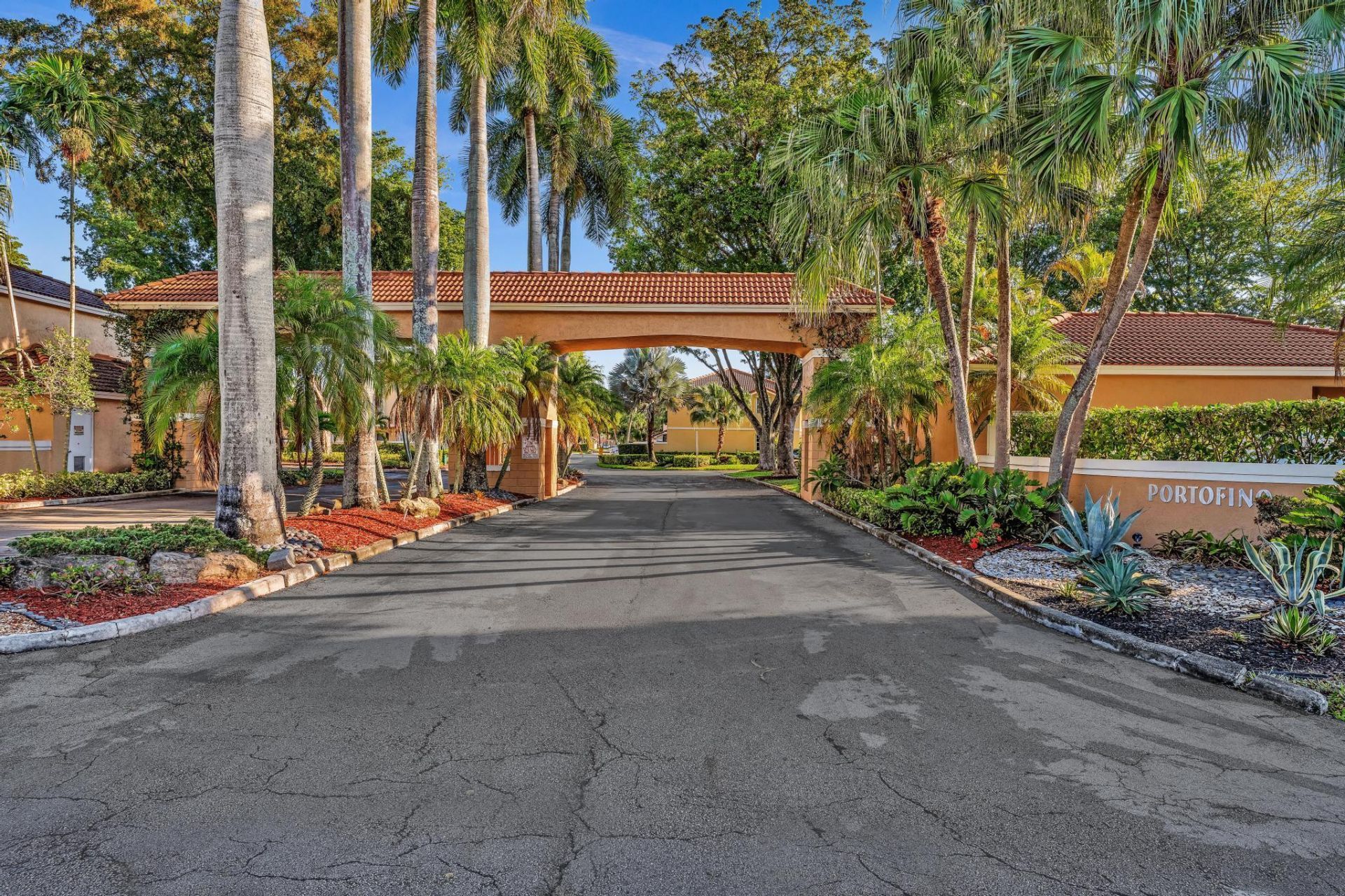 11251 Lakeview Drive, Unit 21-f, Coral Springs, FL 33071 Photo