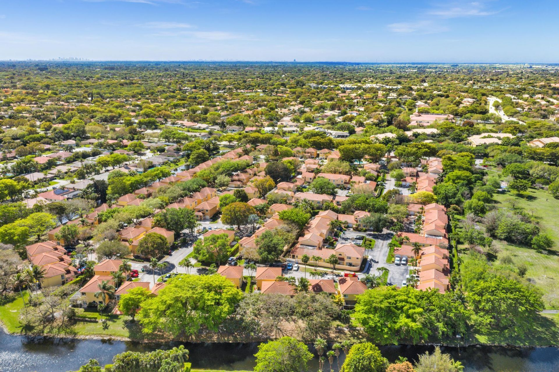 11251 Lakeview Drive, Unit 21-f, Coral Springs, FL 33071 Photo