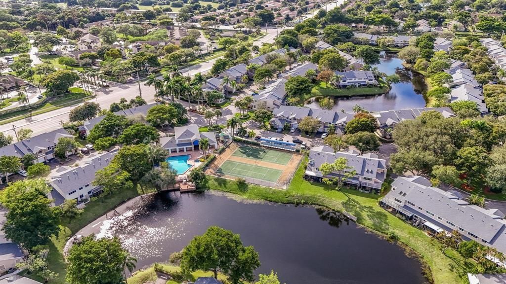 2118 Discovery Circle W, Deerfield Beach, FL 33442 Photo