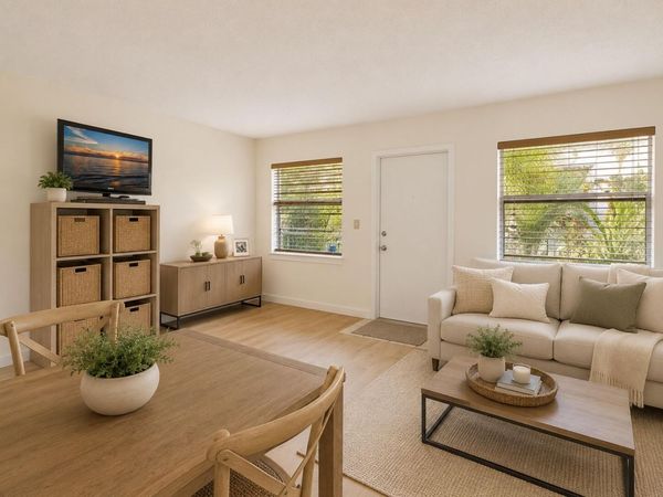 215 NE 16th Avenue, Unit 203, Fort Lauderdale, FL 33301