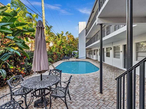215 NE 16th Avenue, Unit 203, Fort Lauderdale, FL 33301