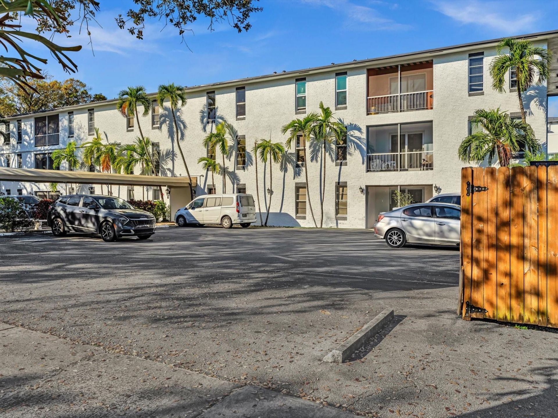 215 NE 16th Avenue, Unit 203, Fort Lauderdale, FL 33301 Photo
