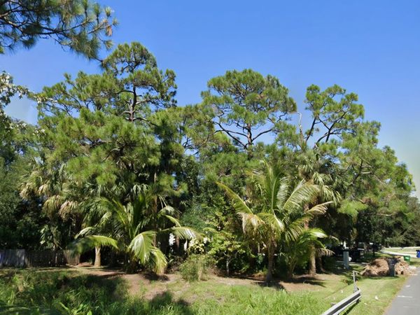 726 Wentworth St, Sebastian, FL 32958