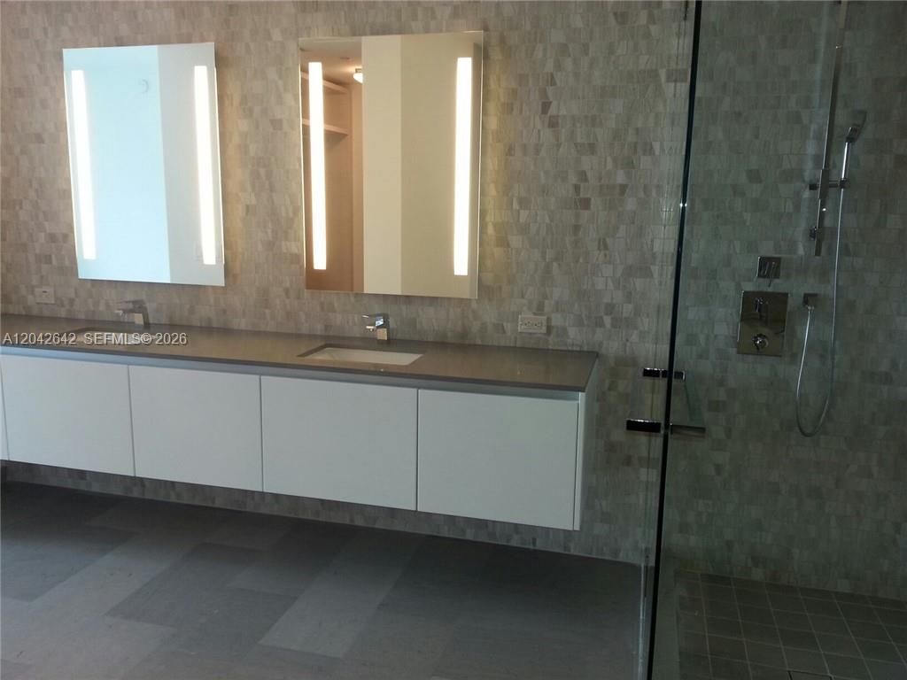 68 SE 6 St, Unit 1908, Miami, FL 33131 Photo