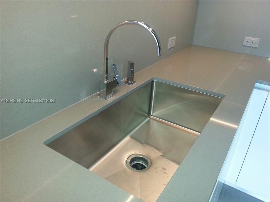 68 SE 6 St, Unit 1908, Miami, FL 33131 Photo