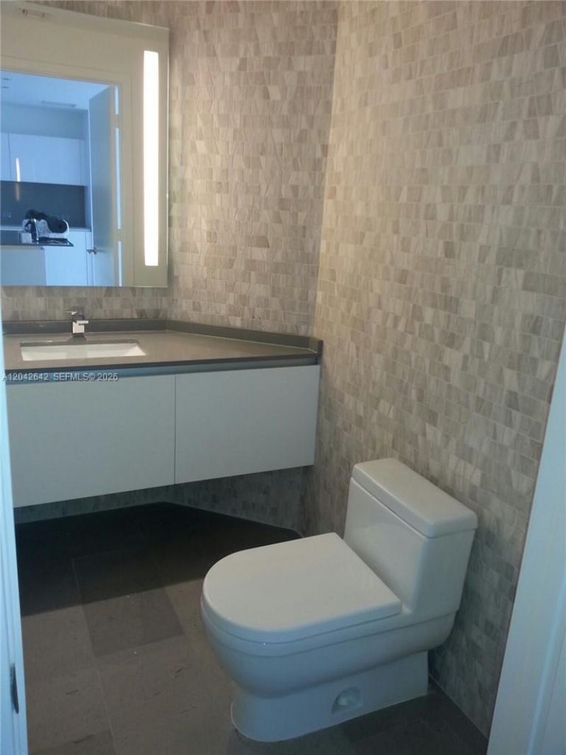 68 SE 6 St, Unit 1908, Miami, FL 33131 Photo