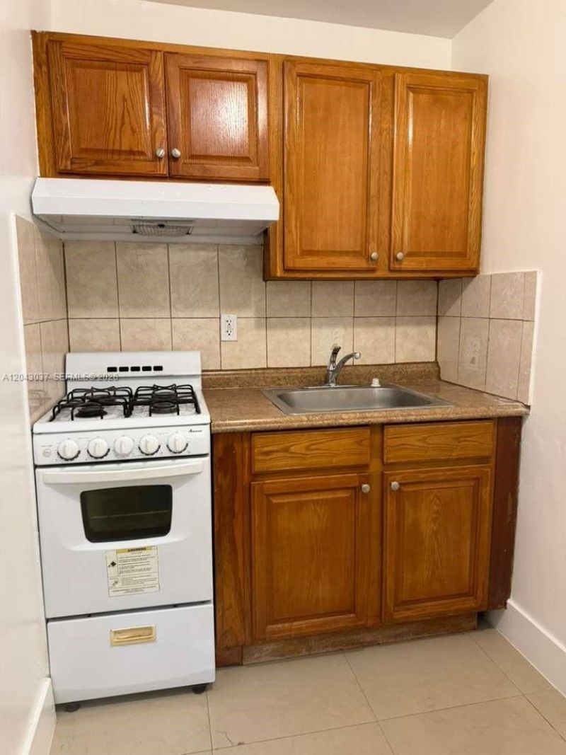 1275 NW 60th St , Unit 2, Miami, FL 33142 Photo