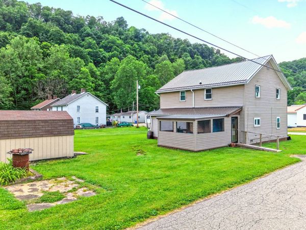 105 2nd Street, Whitsett, PA 15473