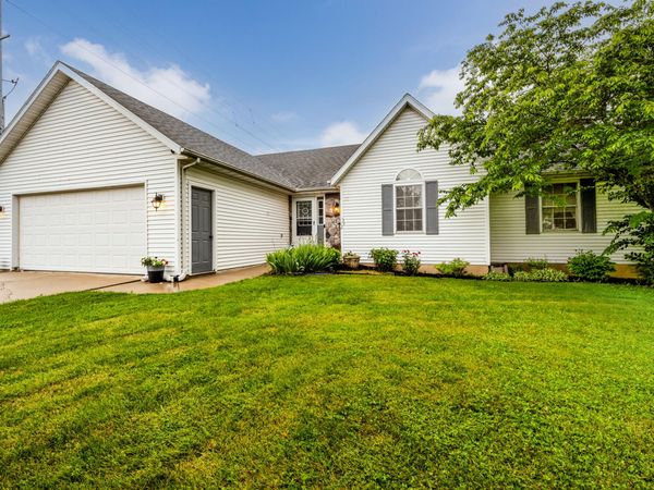6515 Niagara Circle, Stevensville, MI 49127