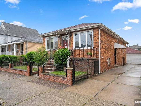 209 8th Street, FAIRVIEW, NJ 07022