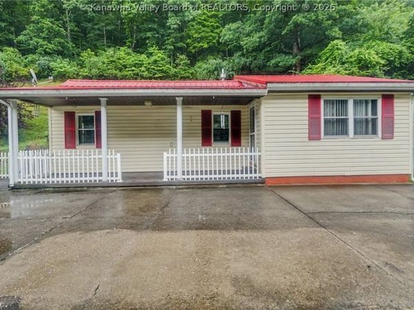 11 Birch Hollow Road, Barboursville, WV 25504