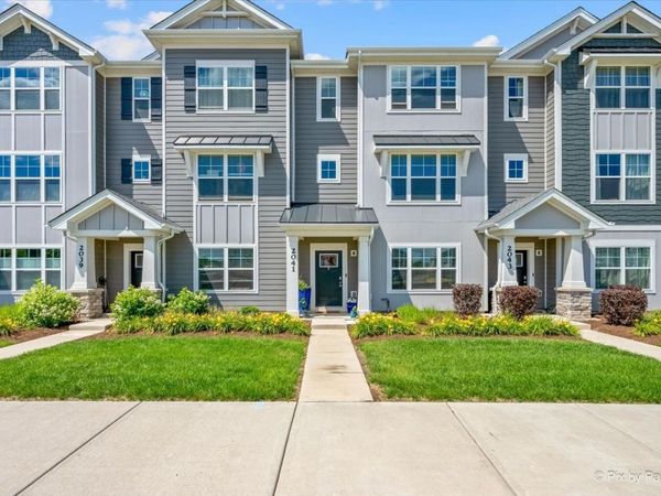 2041 Sequoia Avenue , Mundelein, IL 60060