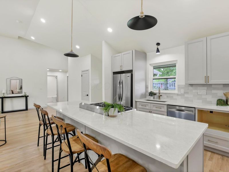 1285 Kingsgate Road, Columbus, OH 43221 Photo 14