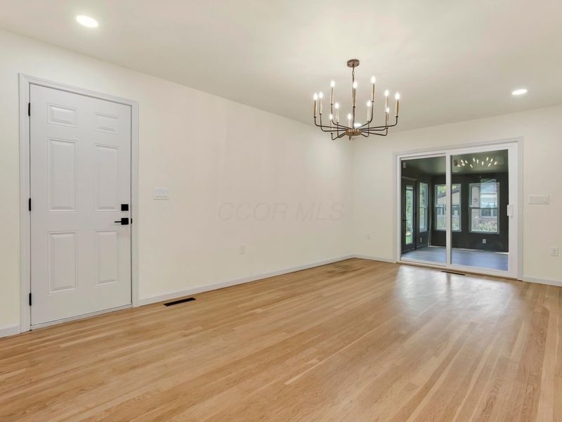 1285 Kingsgate Road, Columbus, OH 43221 Photo 21