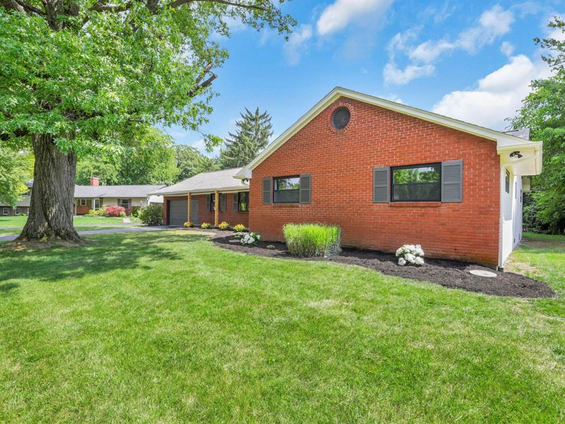 1285 Kingsgate Road, Columbus, OH 43221 Photo 3