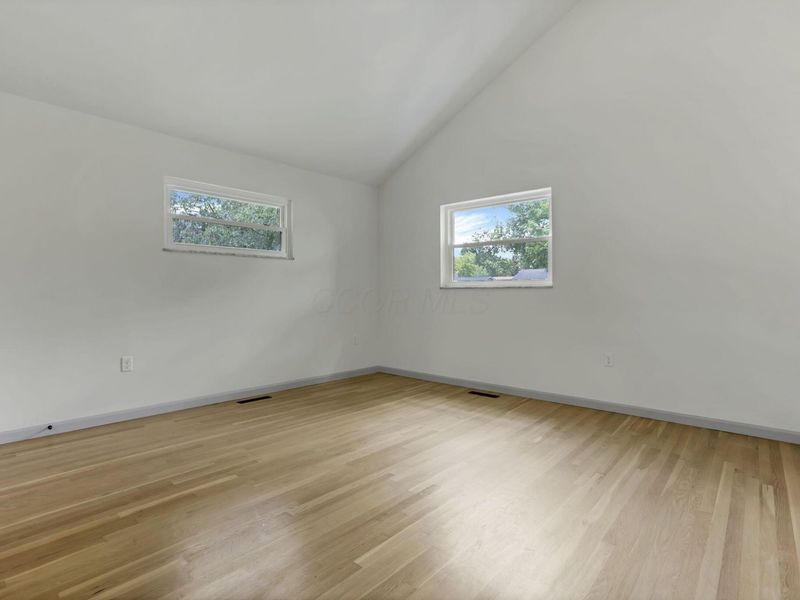 1285 Kingsgate Road, Columbus, OH 43221 Photo 32