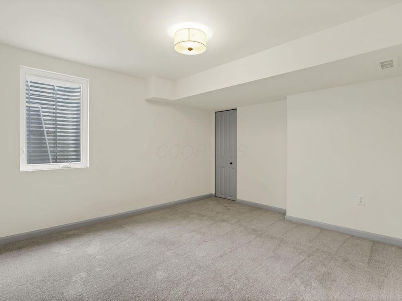 1285 Kingsgate Road, Columbus, OH 43221 Photo 44