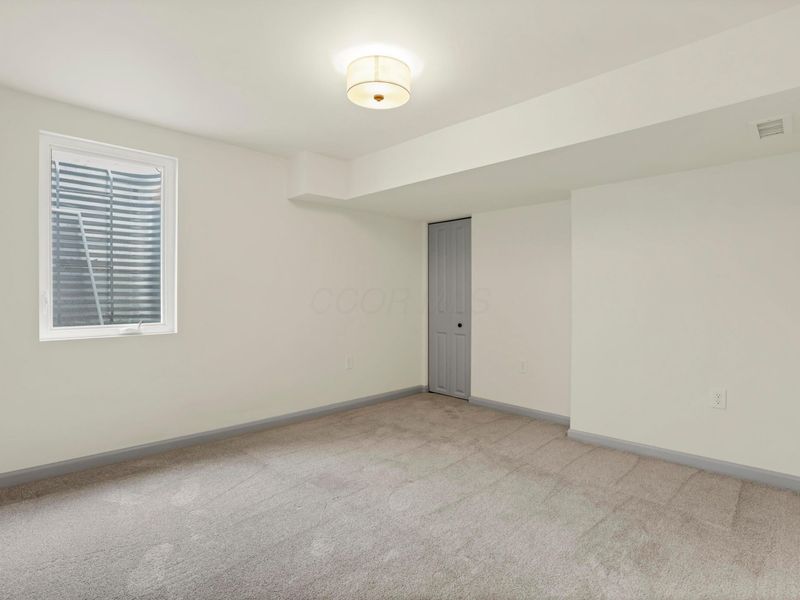 1285 Kingsgate Road, Columbus, OH 43221 Photo 45