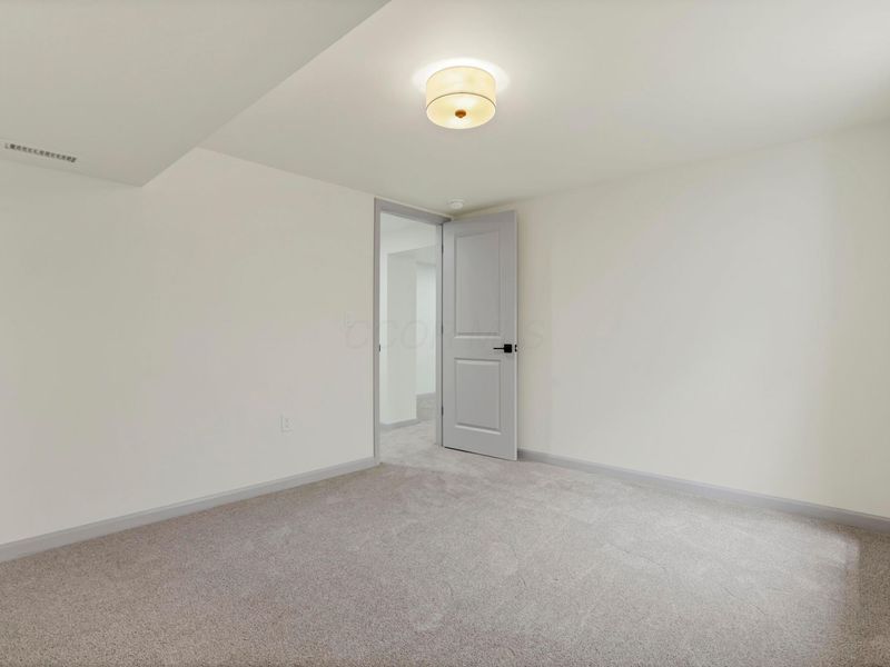 1285 Kingsgate Road, Columbus, OH 43221 Photo 46