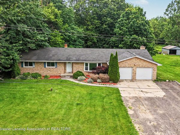 10629 N Royston Road, Grand Ledge, MI 48837