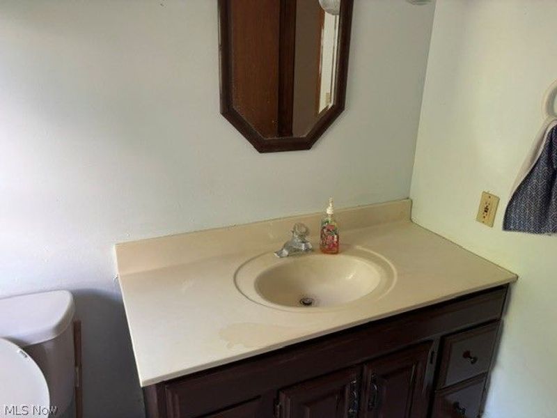 2610 E South Range, New Springfield, OH 44443 Photo 14