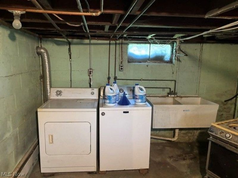 2610 E South Range, New Springfield, OH 44443 Photo 16