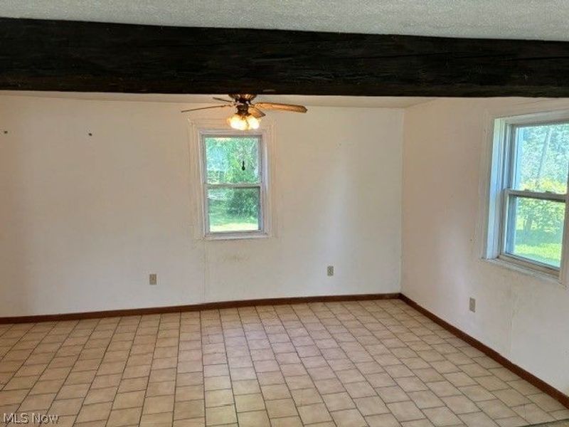 2610 E South Range, New Springfield, OH 44443 Photo 5