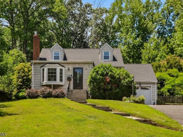 1661 Ramapo Way, Scotch Plains, NJ 07076