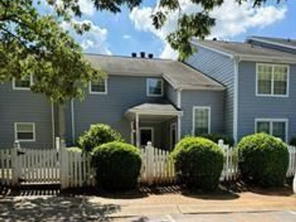 6049 Treetop Court , Charlotte, NC 28212