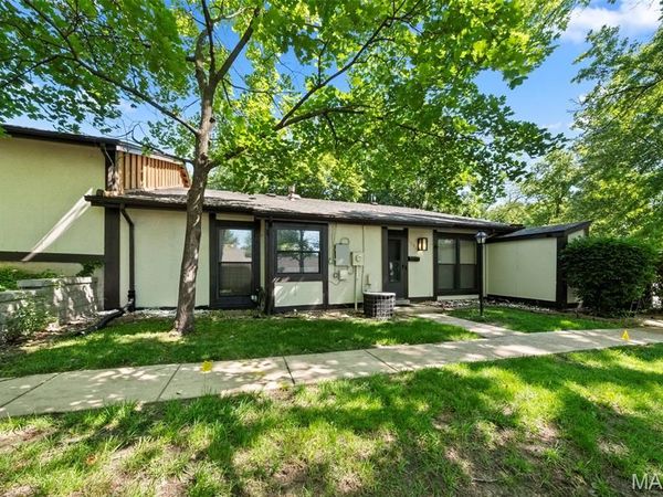 11151 Whispering Oaks Drive, St Louis, MO 63136