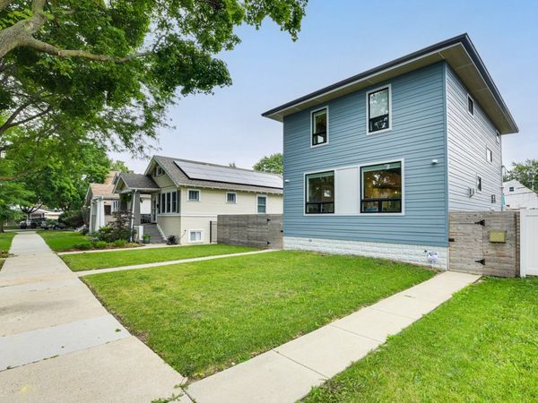 4727 N Kiona Avenue, Chicago, IL 60630