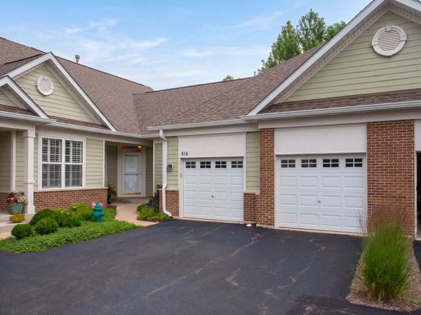 816 Cambridge Drive , Batavia, IL 60510